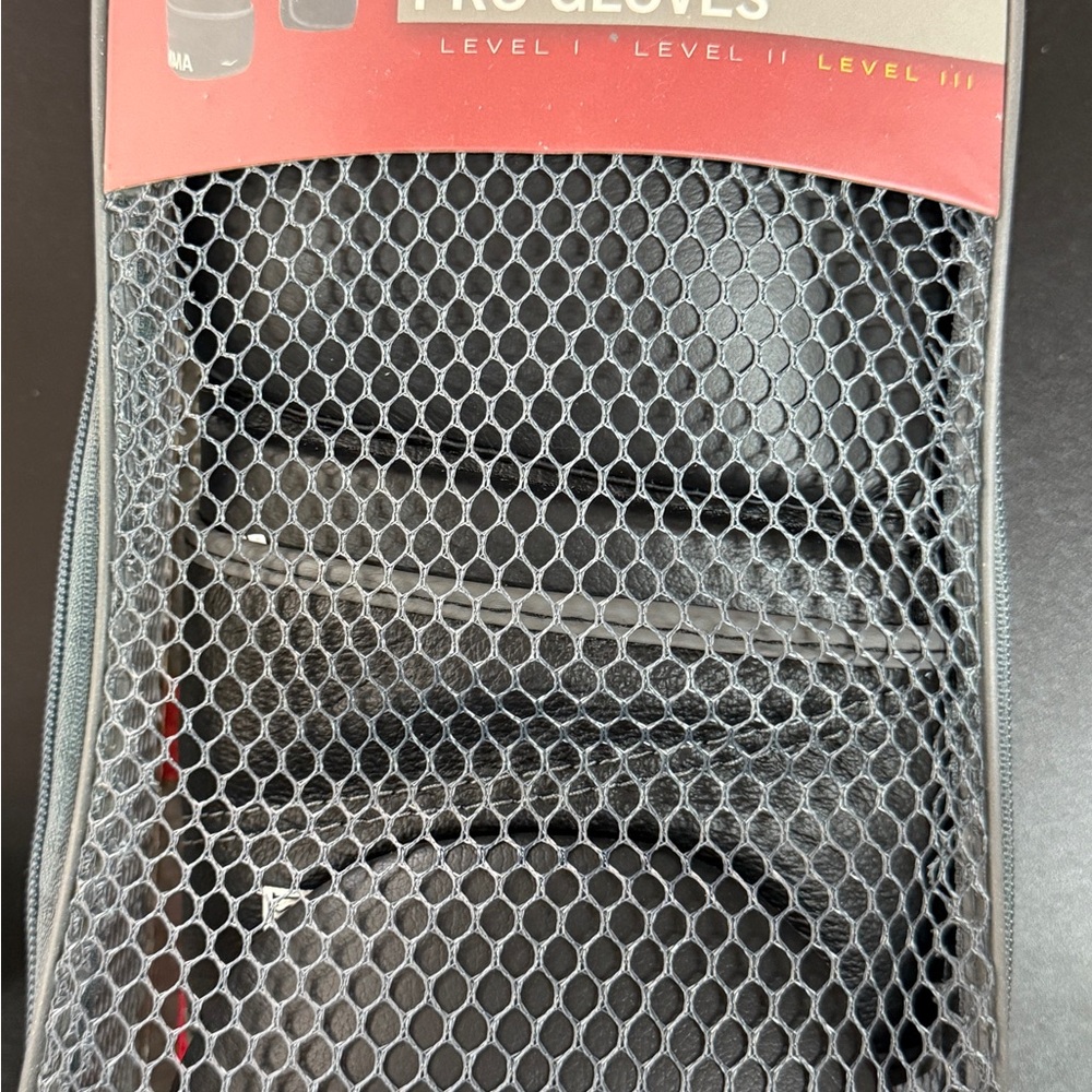 Everlast MMA Clinch Strike Pro Gloves (Packaged)